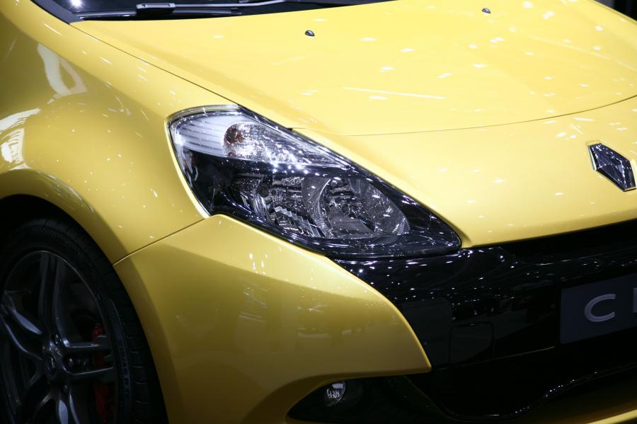  Renault Clio RS 2010 года  (фото 14 из 38)
